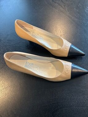 Ferragamo Black & Creme Pumps